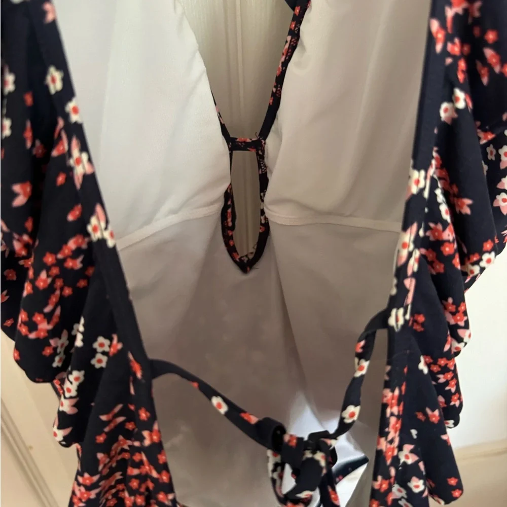 Michael Kors one piece swimsuit - Picture 4 of 8